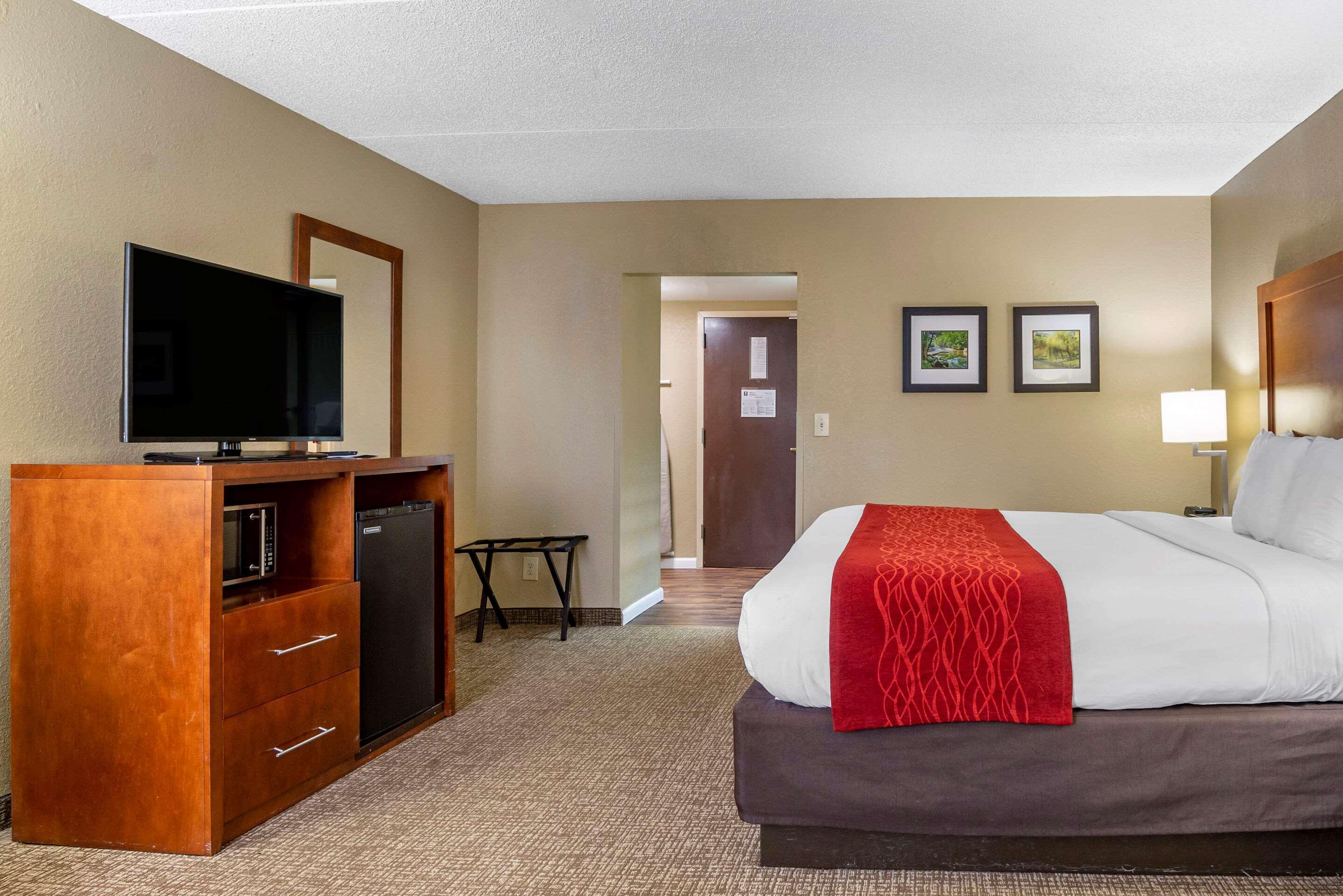 Comfort Inn Matthews / Charlotte Екстериор снимка