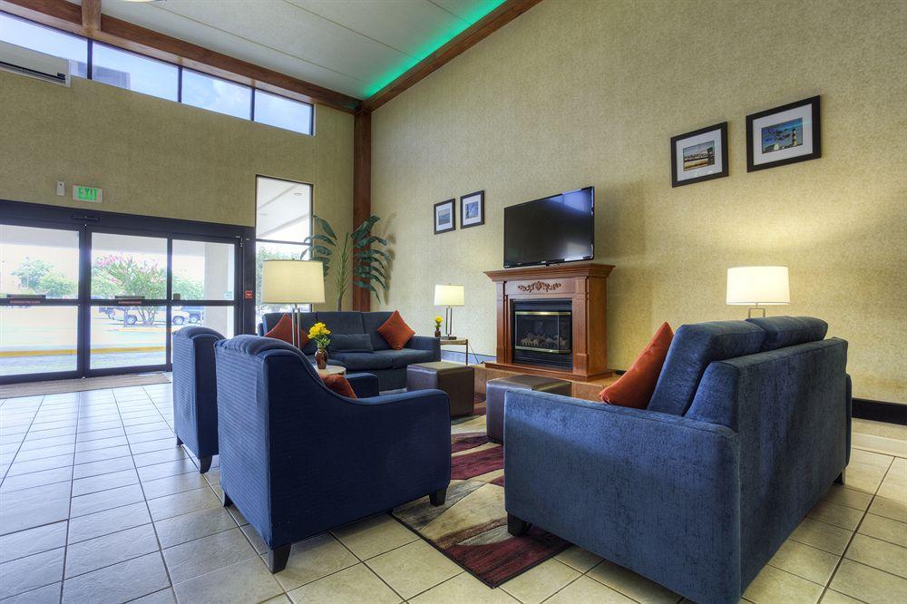 Comfort Inn Matthews / Charlotte Екстериор снимка