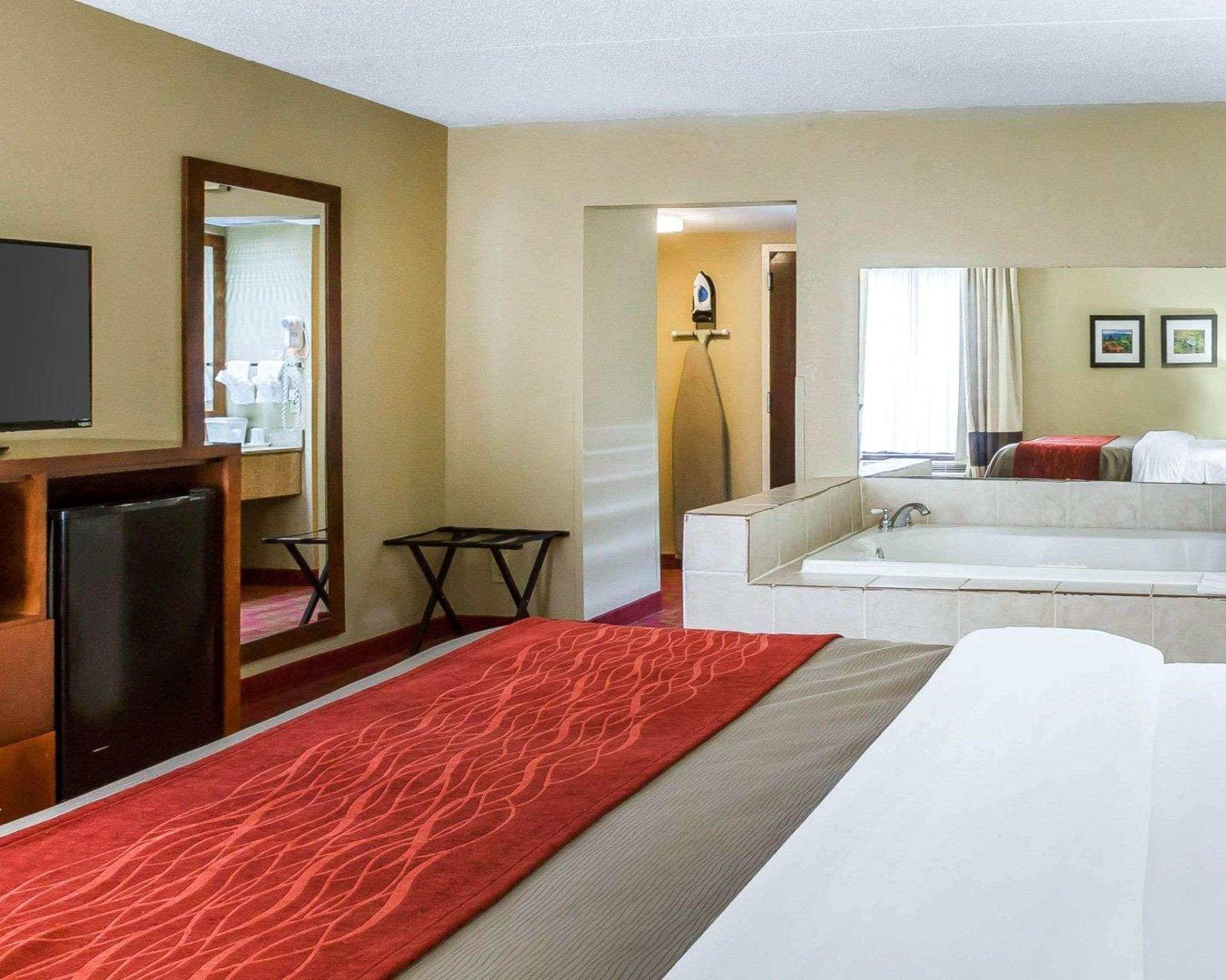 Comfort Inn Matthews / Charlotte Екстериор снимка