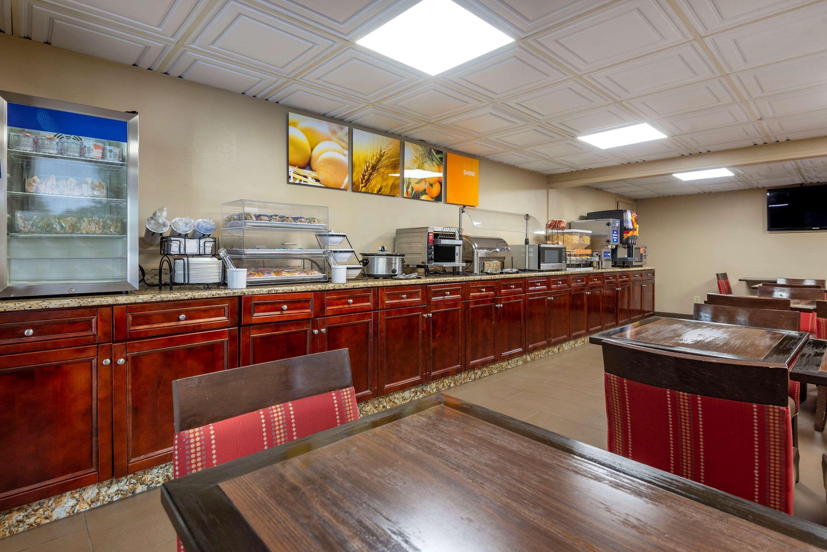 Comfort Inn Matthews / Charlotte Екстериор снимка