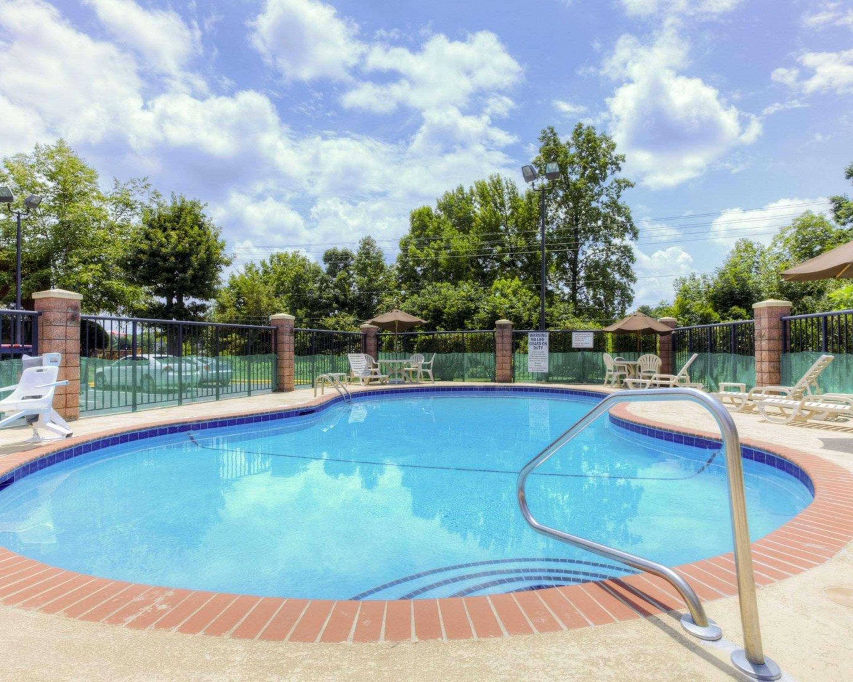 Comfort Inn Matthews / Charlotte Екстериор снимка