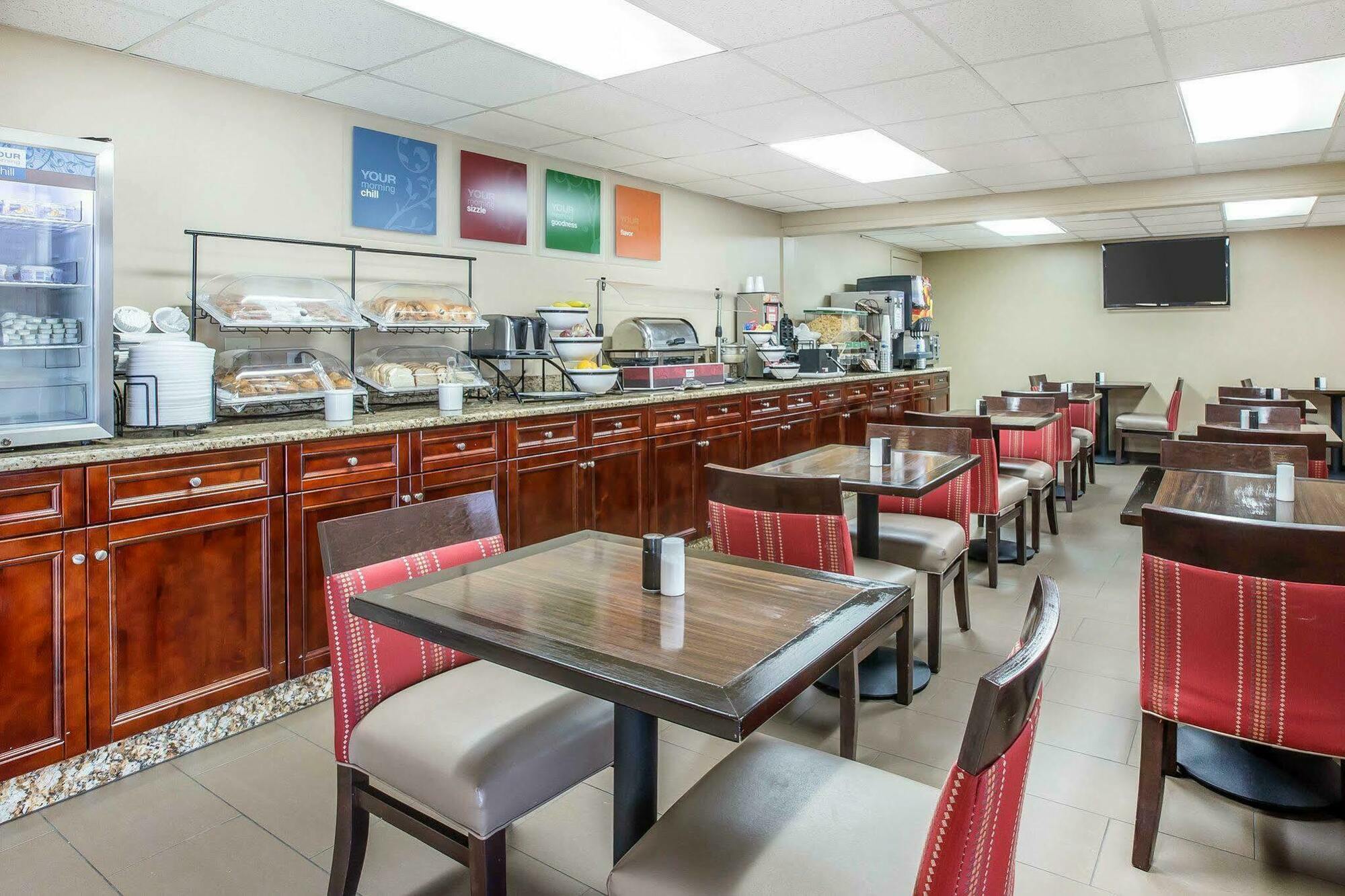 Comfort Inn Matthews / Charlotte Екстериор снимка
