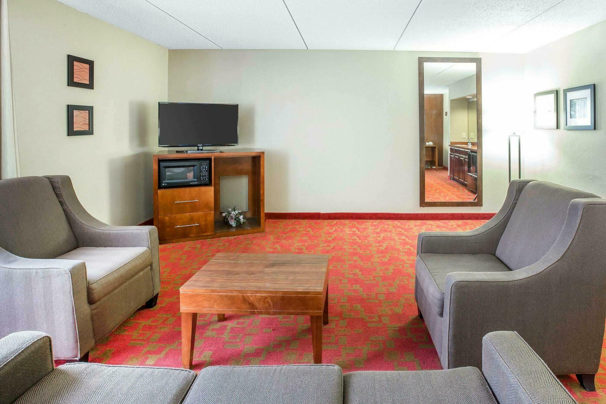 Comfort Inn Matthews / Charlotte Екстериор снимка